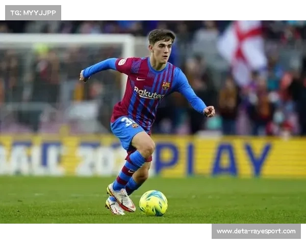 特写:吉鲁替补席指导年轻球员,展现老将领袖风范 特写:吉鲁替补席指导年轻球员,展现老将领袖风范